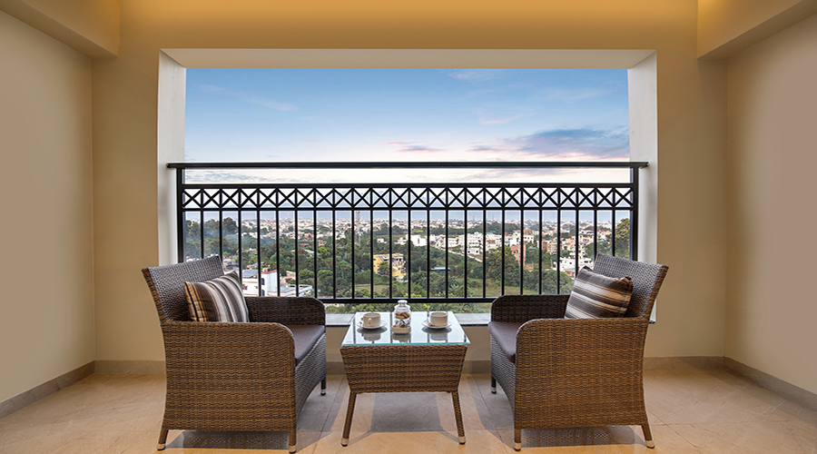 Deluxe Suite with Balcony